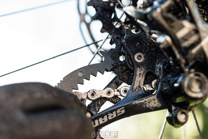 Щітка Muc-Off Claw Brush для трансмісії