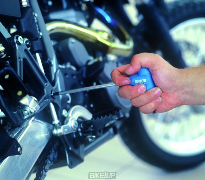 Ключ с профилем TORX с Т-образной рукояткой T9